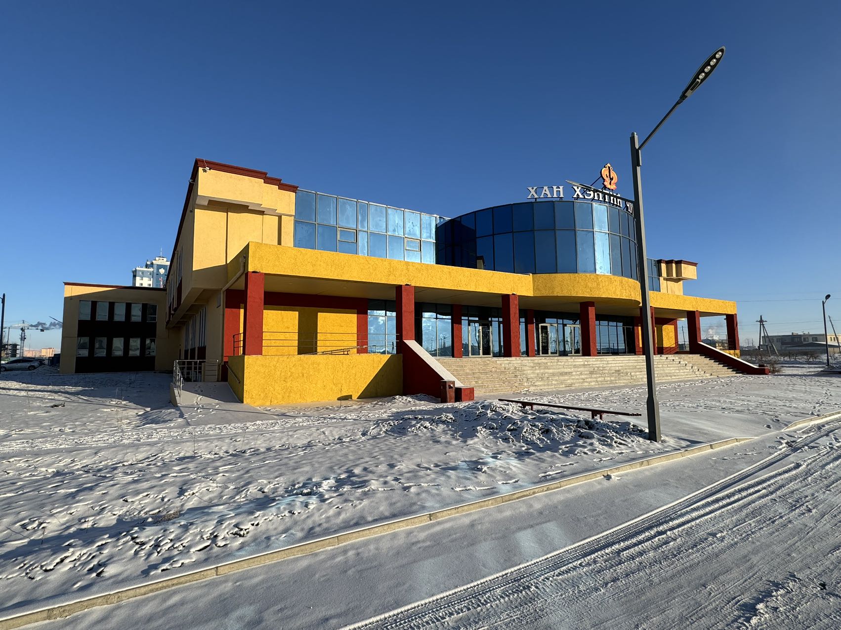 蒙古國(guó)-肯特會(huì)議中心劇院——舞臺(tái)機(jī)械、燈光、音響、LED屏